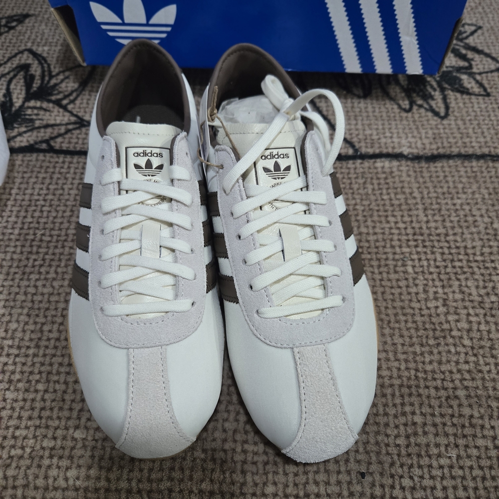 Adidas Tokyo White and Brown Sneakers - Picture 4 of 5
